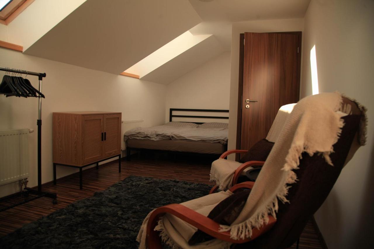 Apartment Vila Aston ヴェルカー・ロムニツァ エクステリア 写真